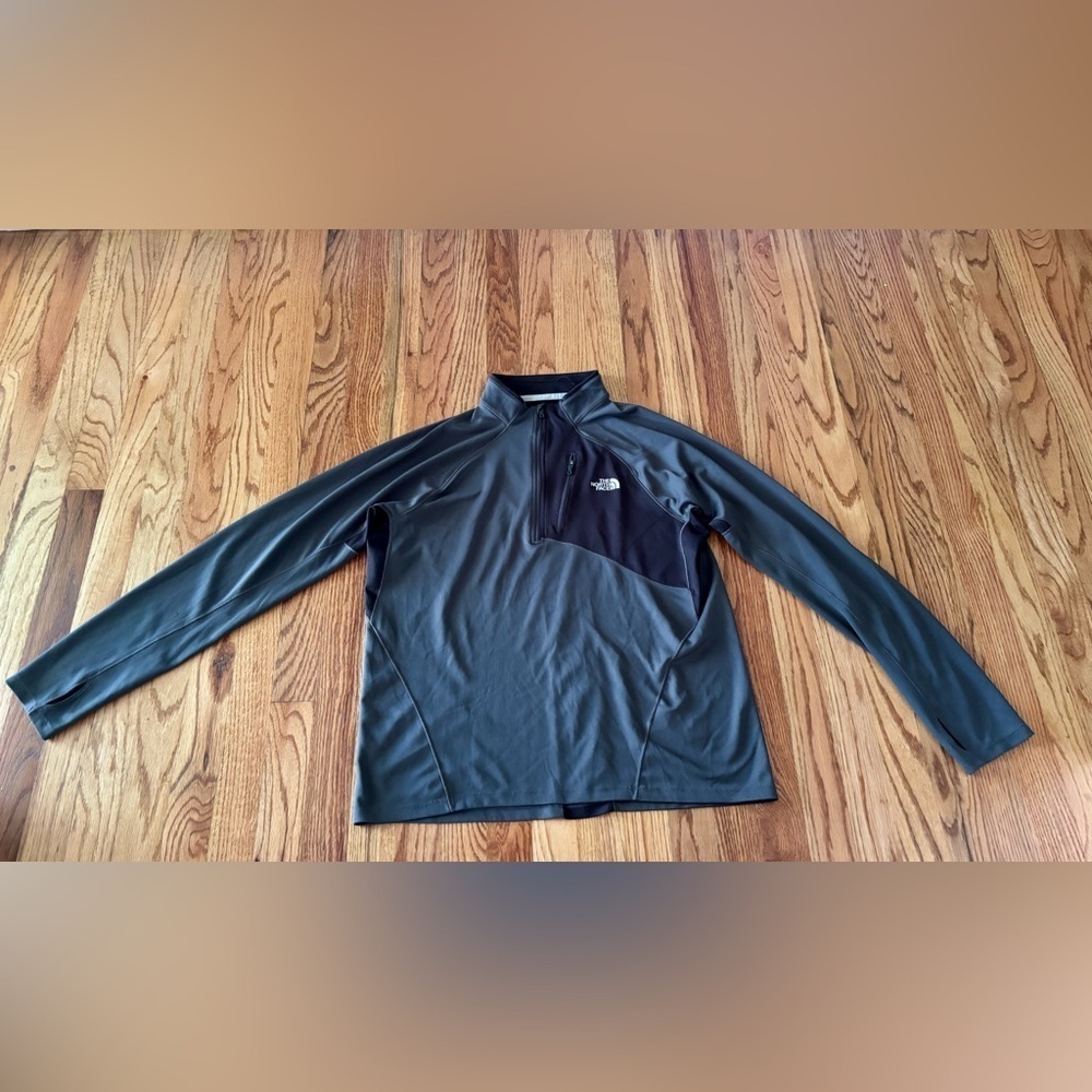 The North Face Men's Gray and Black Performance Pullover - Large